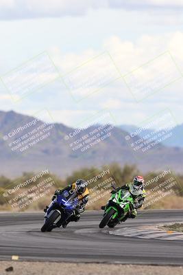 media/Nov-16-2025-Race Pace (Sun) [[8c5fa54630]]/Non Verified Riders (1st 20 Minutes)/5-Turn 15 (110pm)/